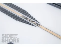 Hurricane The Charger - TWIG - 9'0" X 21" X 3"1/2 - 68 L - Combo Future #2 -Pas Cher Side Shore Magasin the charger twig 90 x 21 x 312 68 l combo future hurricane2 14