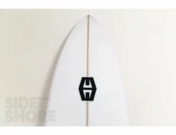 Hurricane THE FALCON - 5'6 X 19" 1/2 X 2" 3/8 - 28,7 L - Futures - Thruster -Pas Cher Side Shore Magasin the falcon 56 x 19 12 x 2 38 287 l futures thruster hurricane 17
